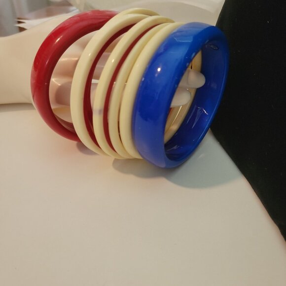 Seven Day Bangle Semanario Patriotic Bracelets Hard Plastic Back to the 1950s - Picture 2 of 10